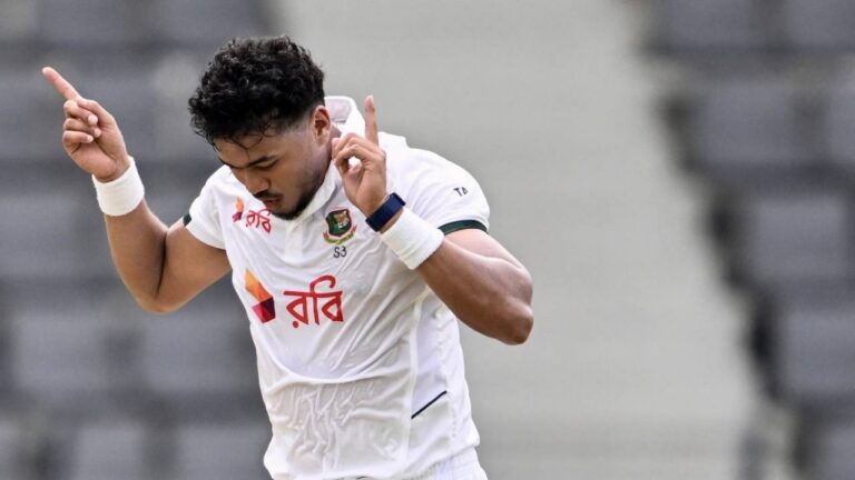 পাকিস্তান বনাম বাংলাদেশ: সিলেট টেস্টের দ্বিতীয় দিনে বিপাকে বাবর আজমের দল